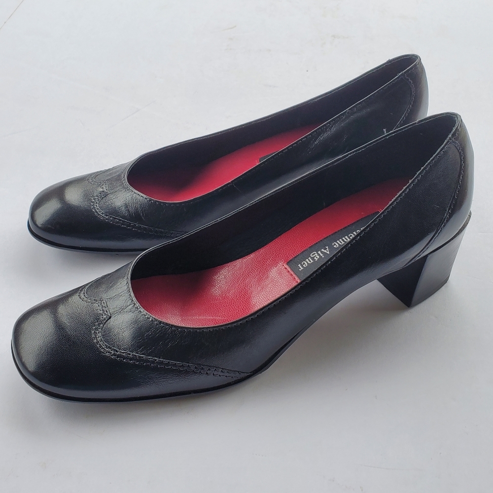 Etienne Aigner heel, size women's 6, black